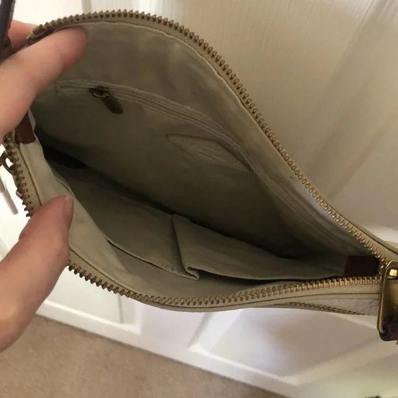 Fossil leather crossbody purse - Picture 3 of 4